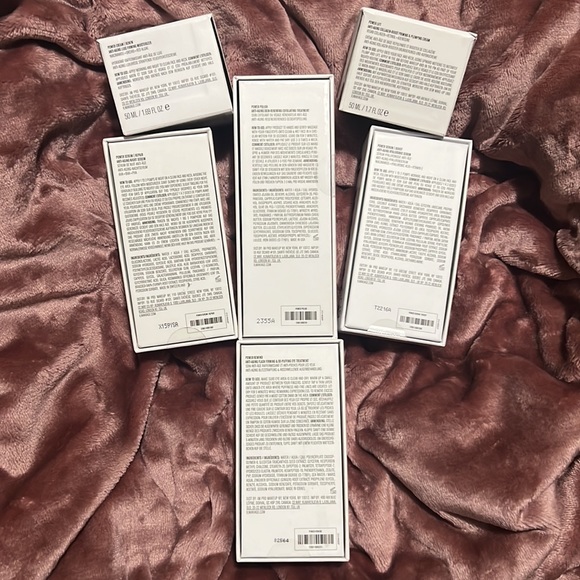 IL MAKIAGE SKIN CARE BUNDLE ✨ - Picture 5 of 8